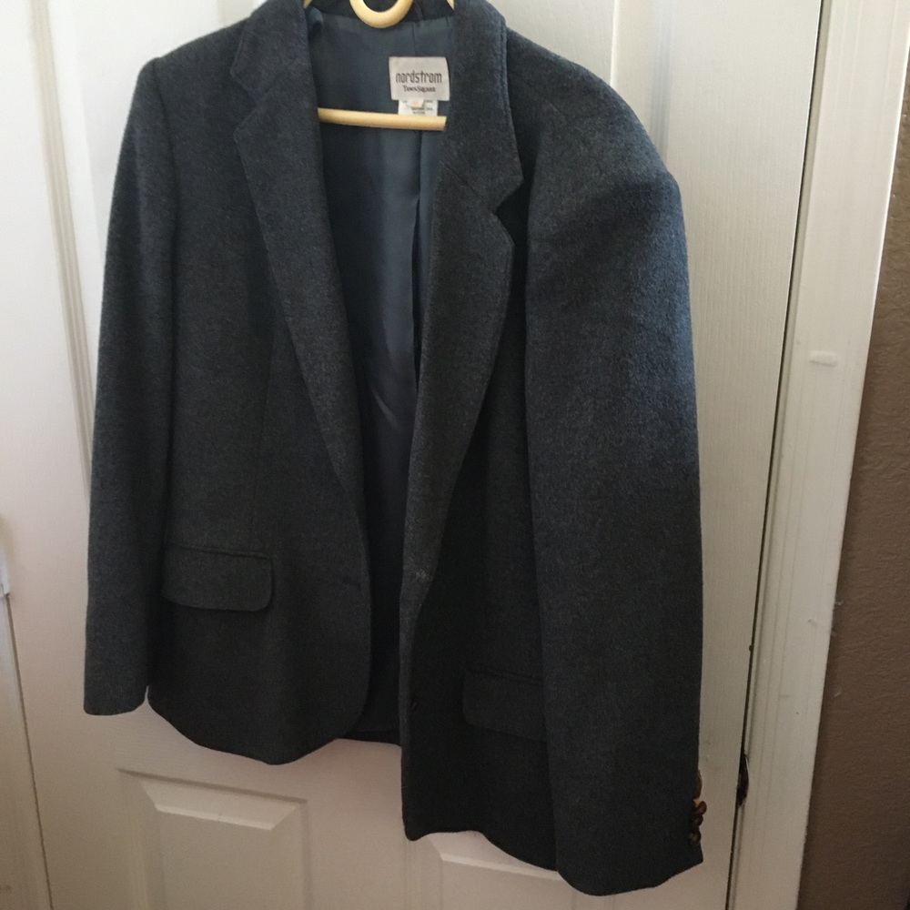 FINAL MARKDOWN Ladies Nordstrom blazer 16